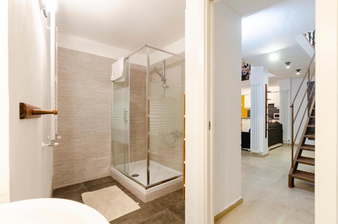 Апартаменты Joivy Vibrant Open-Plan Apt For 6 In Historic Centre Генуя Экстерьер фото