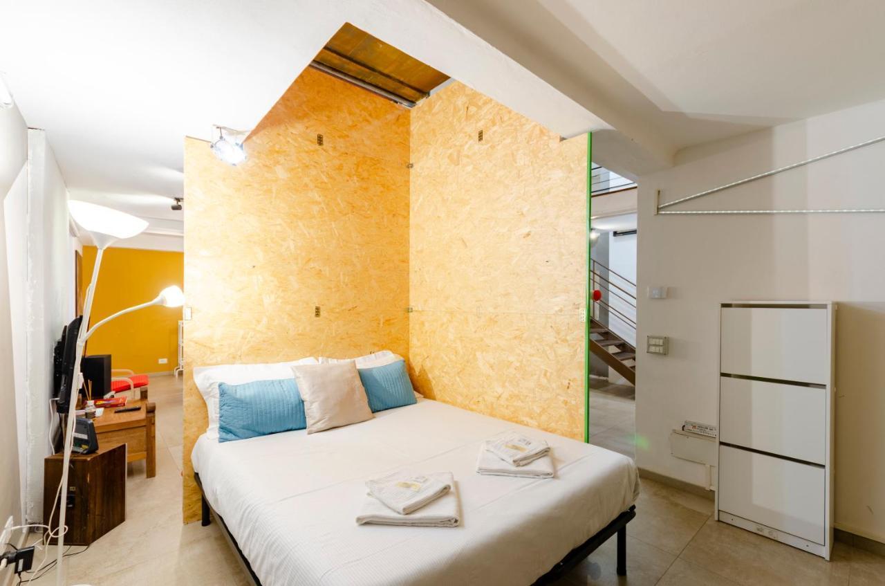 Апартаменты Joivy Vibrant Open-Plan Apt For 6 In Historic Centre Генуя Экстерьер фото