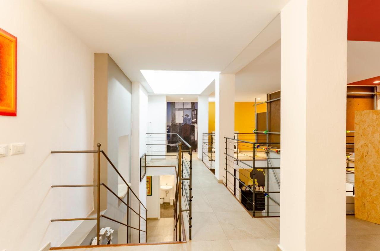 Апартаменты Joivy Vibrant Open-Plan Apt For 6 In Historic Centre Генуя Экстерьер фото